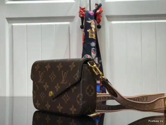 Frstbag ru VUITTON GO & LOUIS FELICIE STRAP 0530